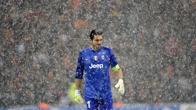 乐鱼娱乐app-上海申花防守漏洞频现，1-3败给柔佛新山，上海申花对战