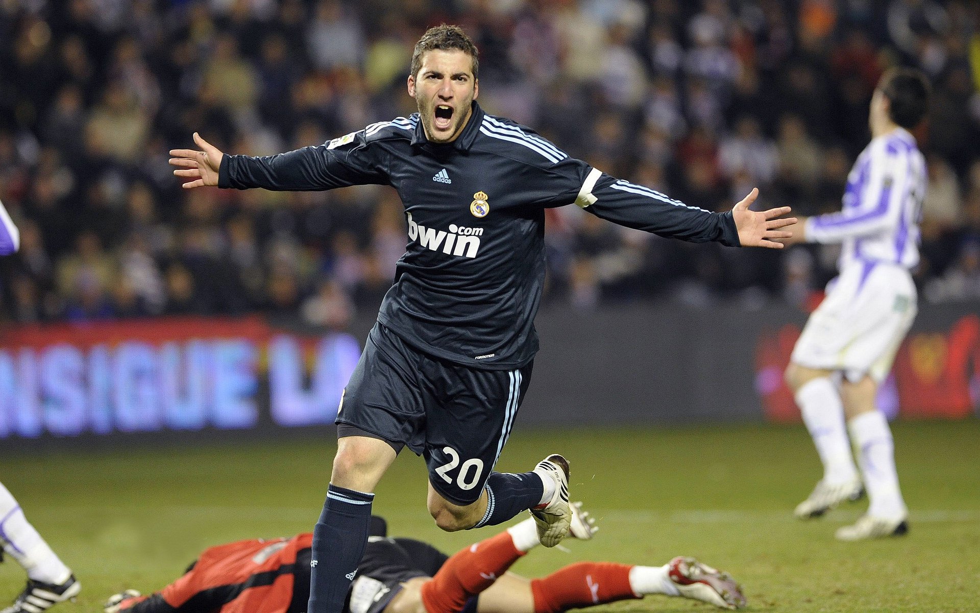 “未来城市”赛季，创意无限，激战正酣！