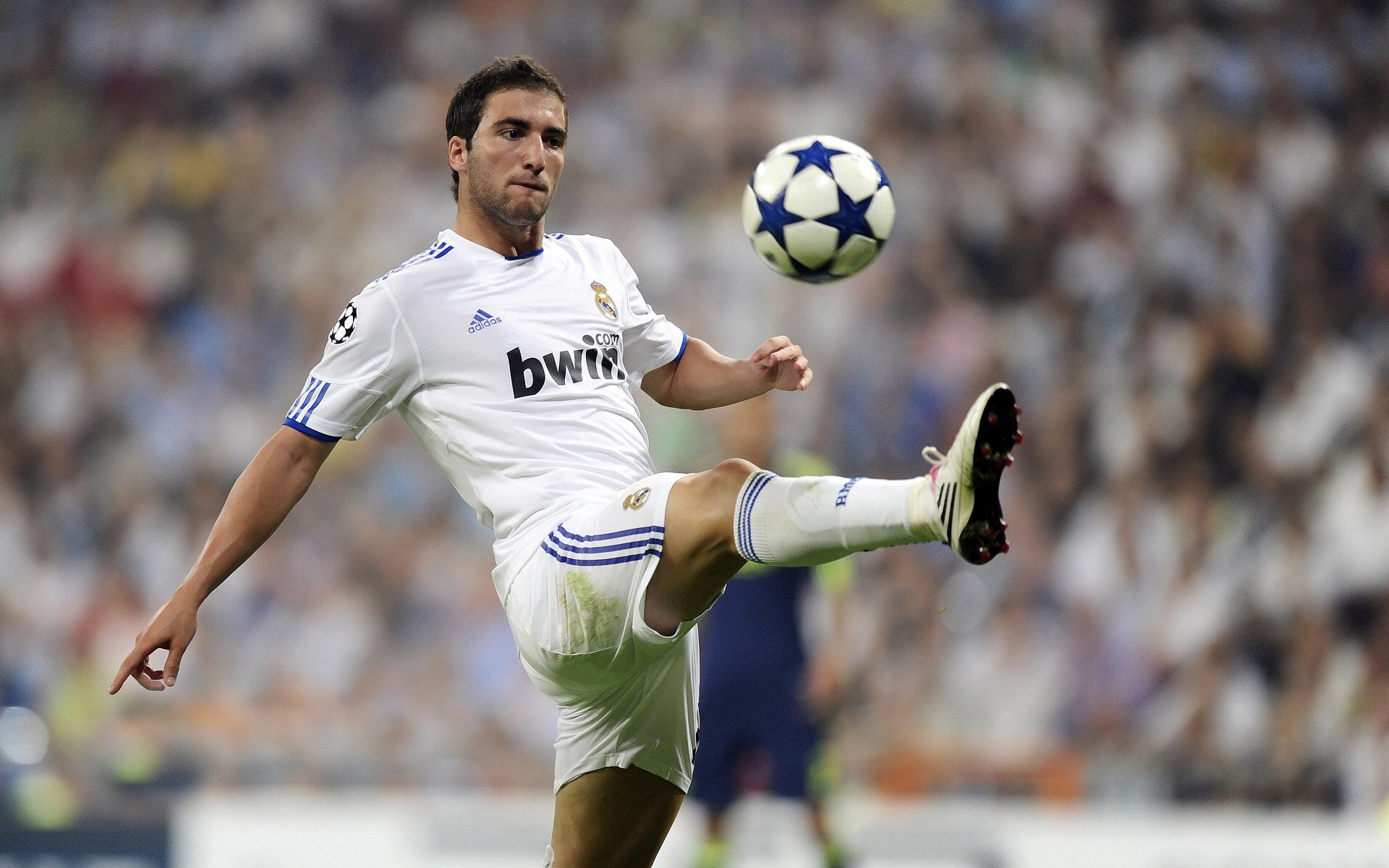 曼城的转会操作积极,期待新援加盟提升球队实力,曼城转会预算